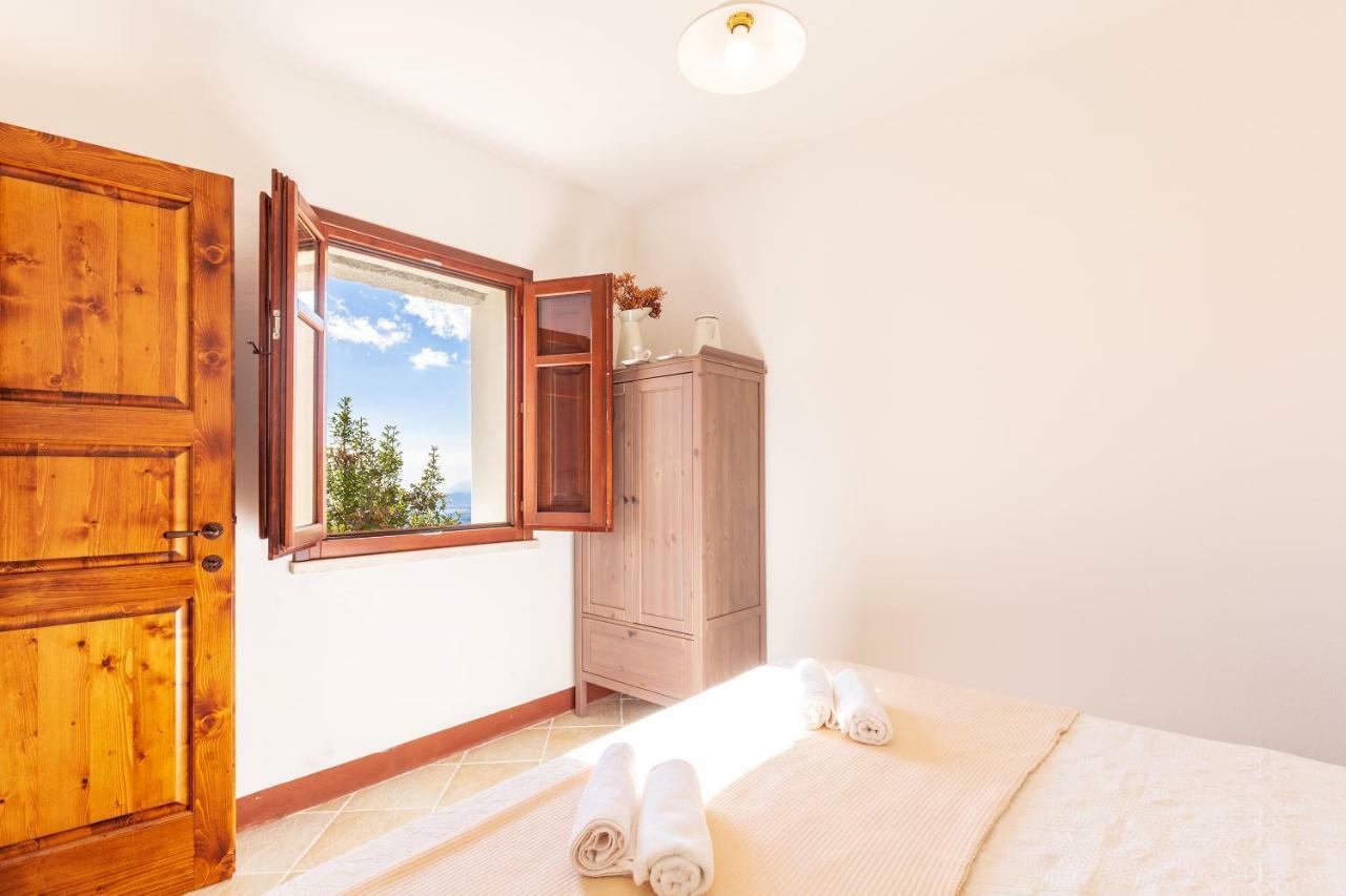 Domu Ala - Bynos Homes Baunei Kültér fotó
